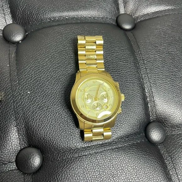 Michael Kors Watch - Picture 4 of 8